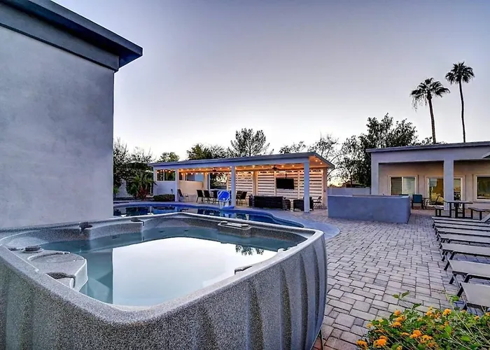 9 Large Bedrooms Basketball Court Hottub * Phoenix